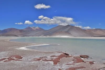 Paisaje altiplánico de Piedras Rojas en Atacama