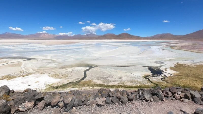 Laguna Tuyaito junto a la Ruta 23 cerca de Piedras Rojas