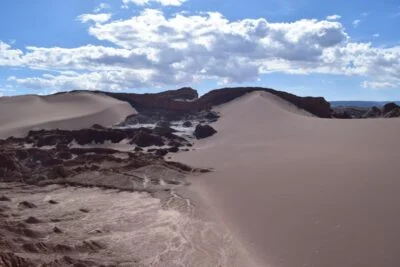 Paisaje del Valle de la Luna cerca de San Pedro de Atacama