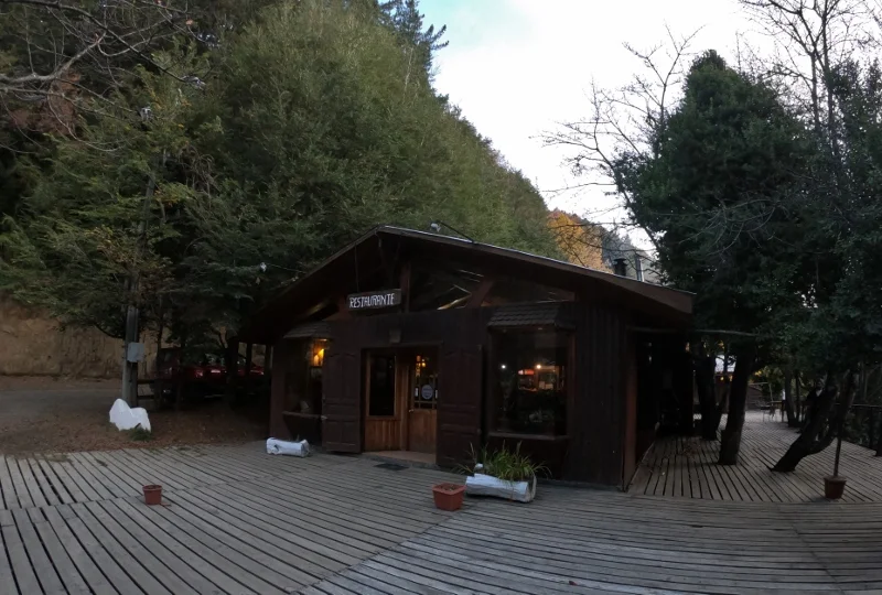 Camping y restaurante junto al Salto de la Princesa