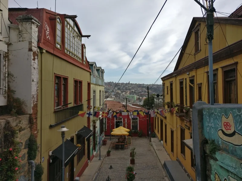 Pasajes coloridos en Valparaíso