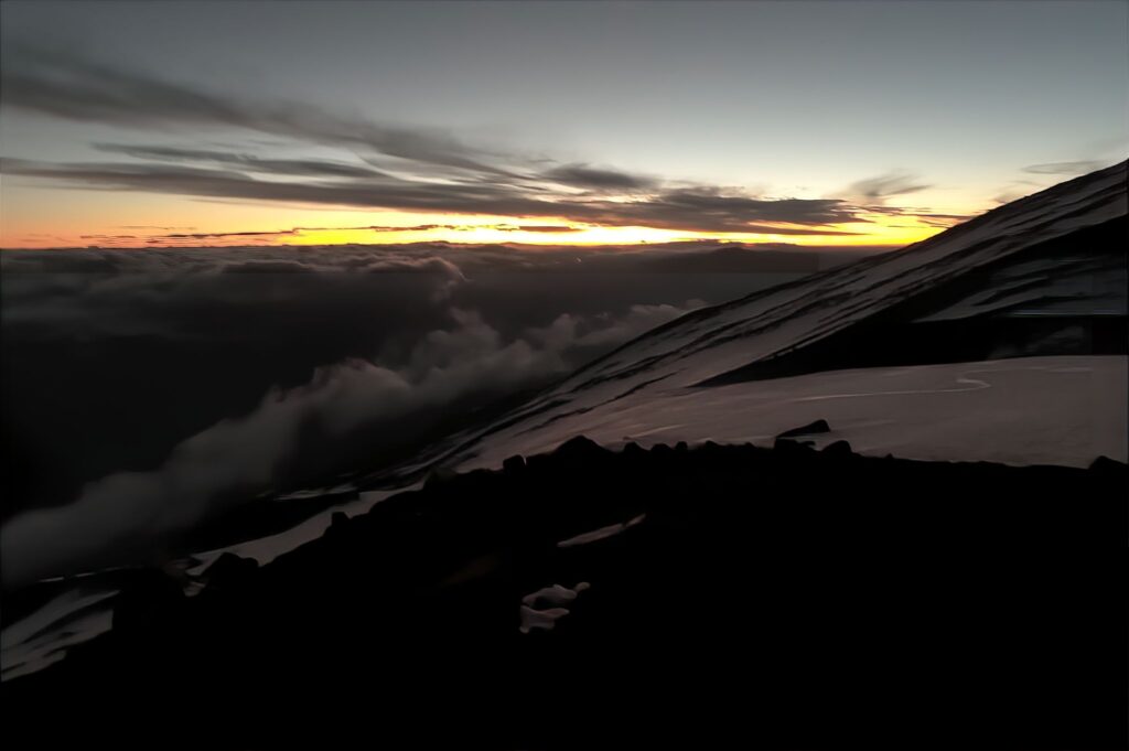 Ascenso nocturno al volcán Lanín por la vertiente chilena