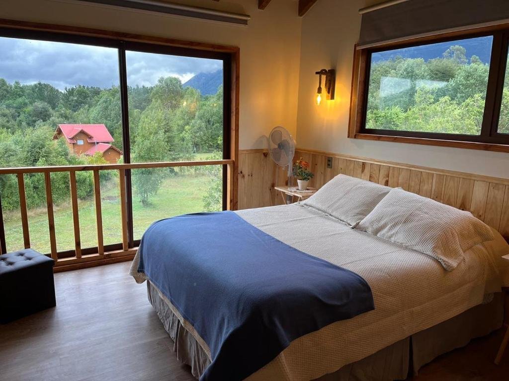 Cabaña Caburgua vista al Volcán, Senderos del Bosque